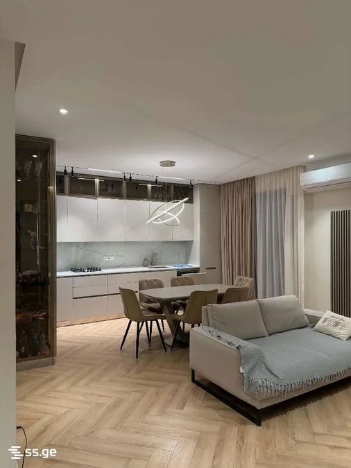 4 room Flat For Sale. Lisi lake