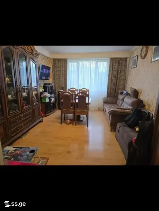4-комнатная квартира в Тбилиси