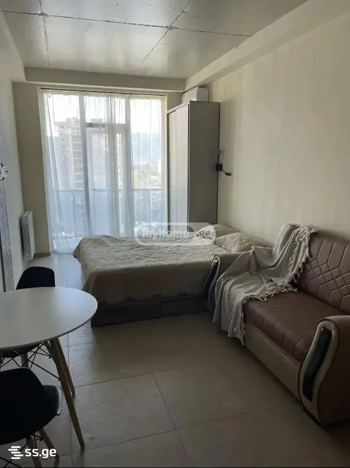 Студия , $350