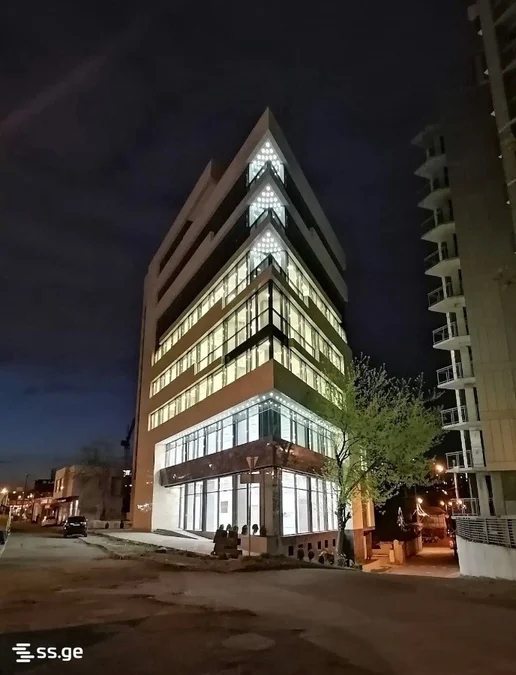 Коммерческое помещение в Ортачала, 240 кв.м