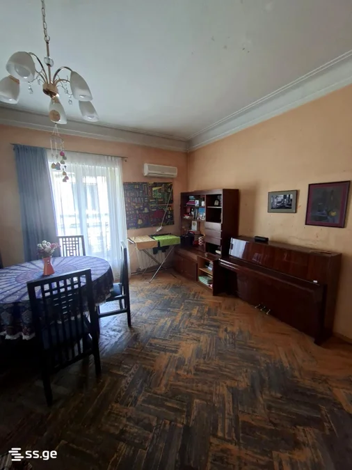 4 room Flat For Sale. Chugureti