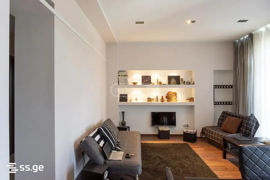 3 room Flat For Rent. Sanzona