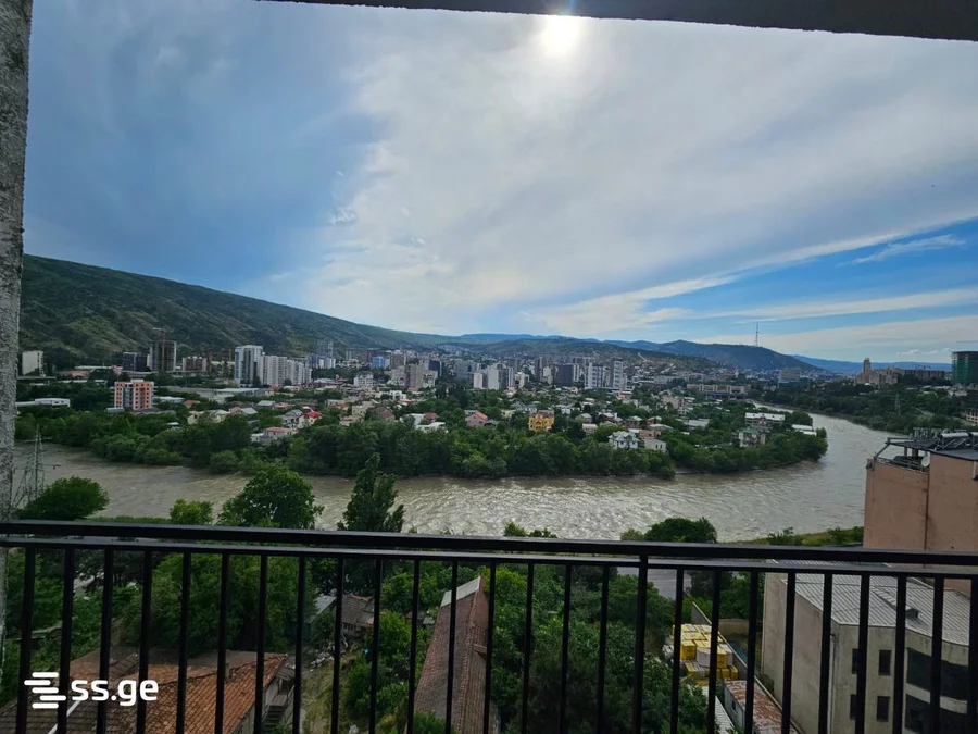 3 room Flat For Sale. Isani