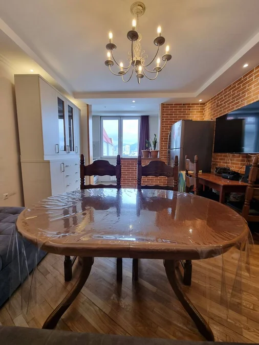 3-комнатная квартира с 2 спальнями на ул. Ахметели 7, $800