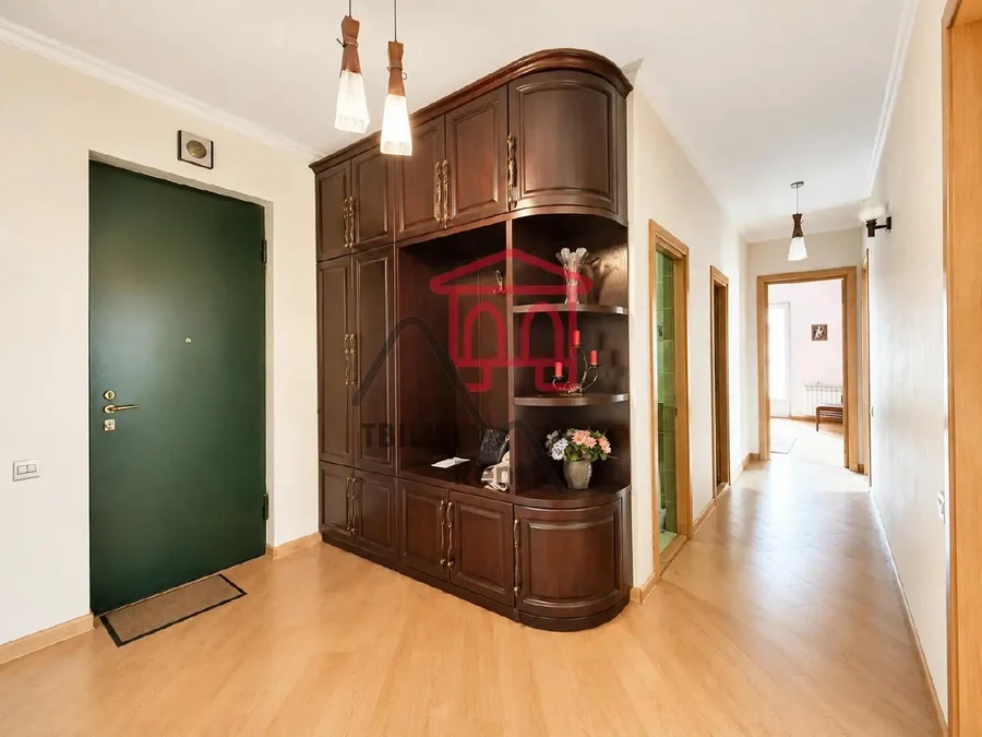 4-комнатная квартира в Ваке, 170 м², $1600