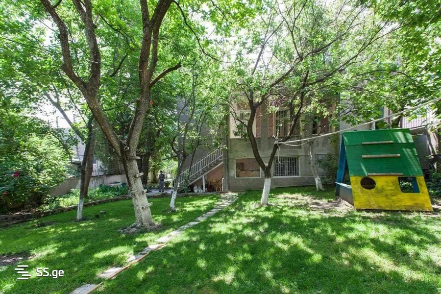 6 room Private House For Sale. Vake