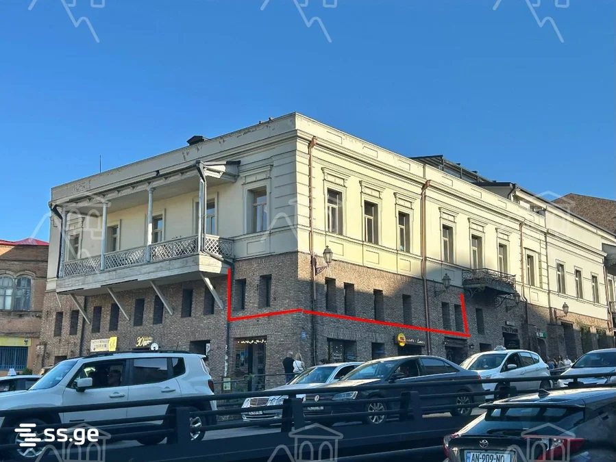 4 room Hotel For Sale. Sololaki