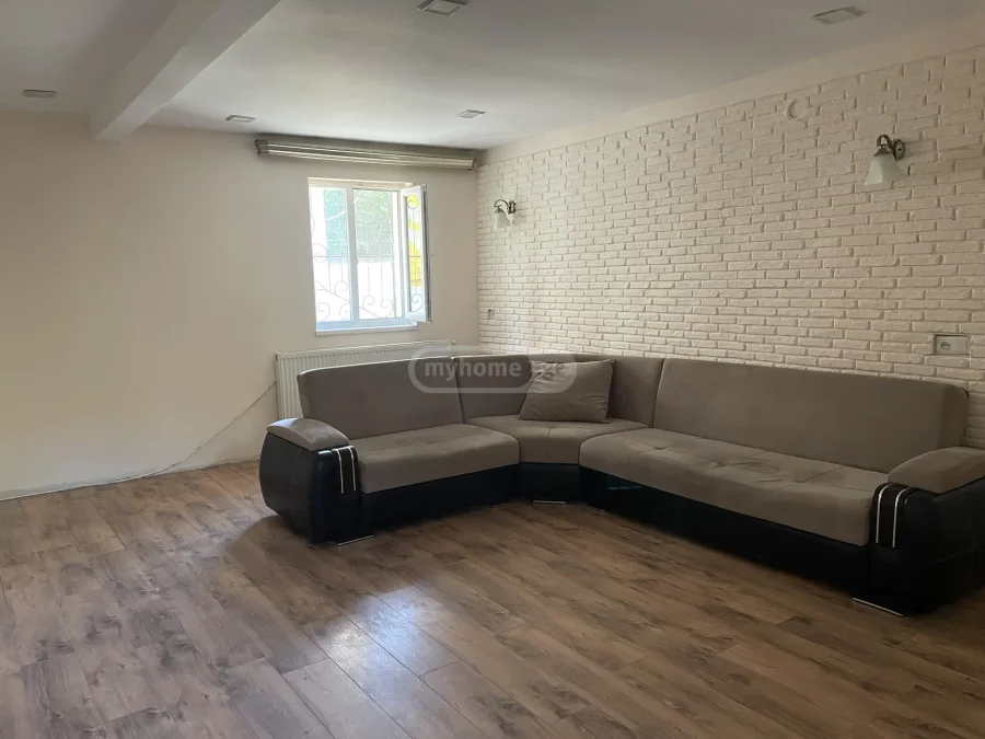 Универсальное коммерческое помещение в Сабуртало