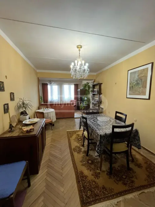 5-комнатная квартира в Старом районе