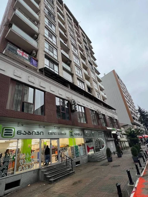 Студия 34 м² у Парка 6 Мая, $450