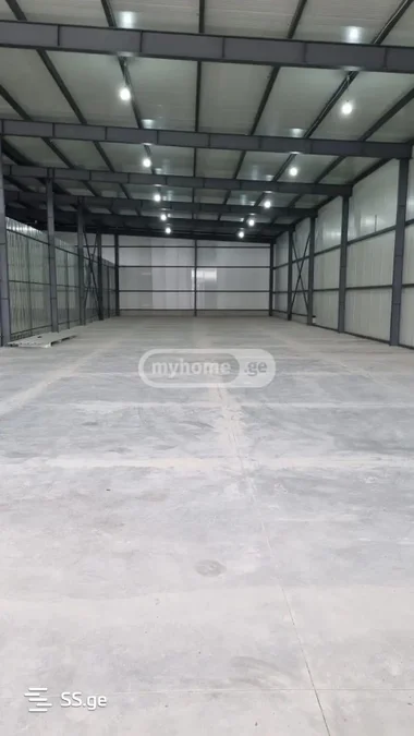 Store-Industrial property For Rent. Lilo