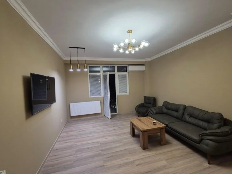 Григол Робакидзе, пр-т, 1а: 3-комн., 160.0 м²