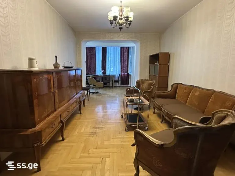 4-комнатная квартира в Тбилиси