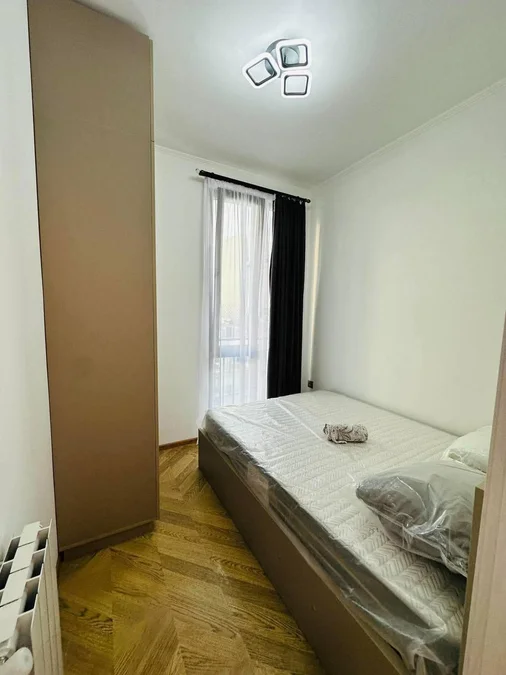 1+1 на ул. Парнаваза 180, $550