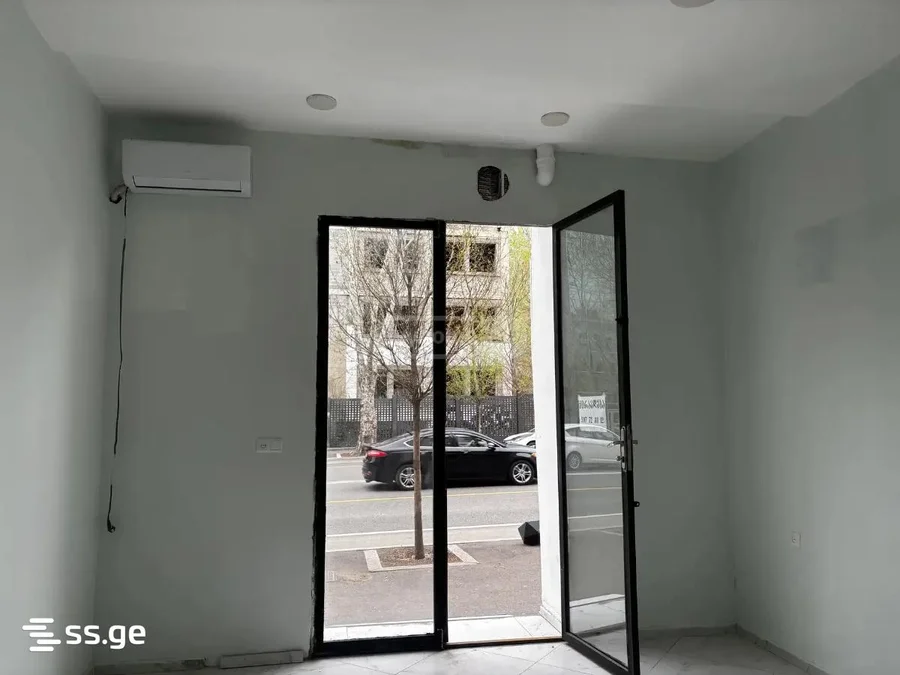 Коммерческое помещение 20 кв.м у метро 300 Арагвели