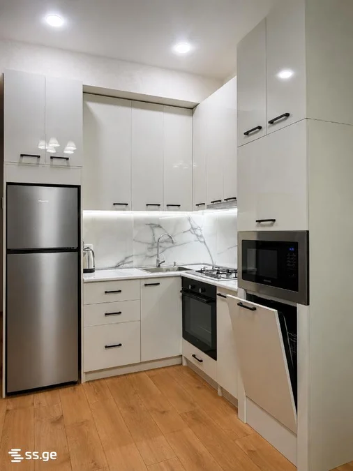3 room Flat For Rent. Mukhiani