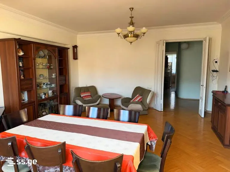 Паркинг на chikovani st. 24ა Saburtalo