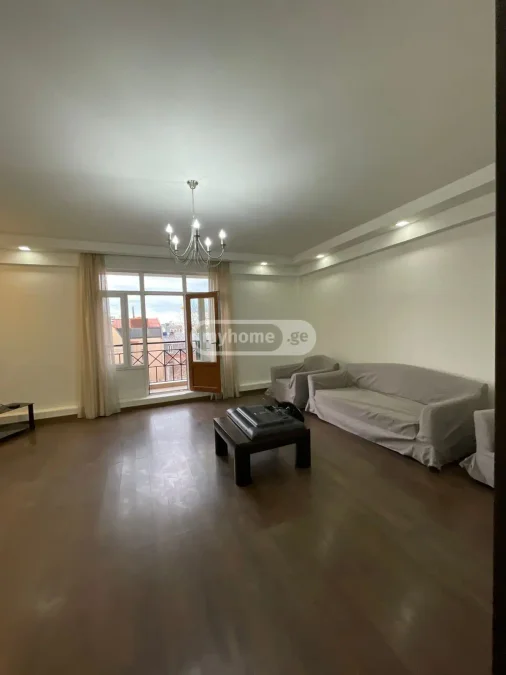 4-комнатная квартира в Старом Батуми, $950