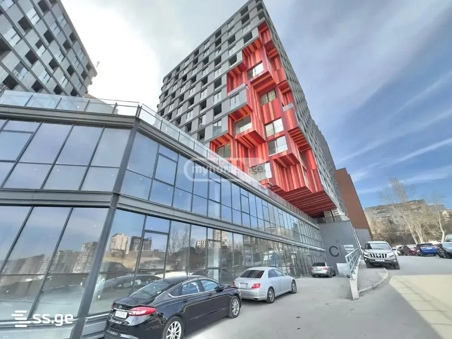 4-комнатная квартира в Тбилиси