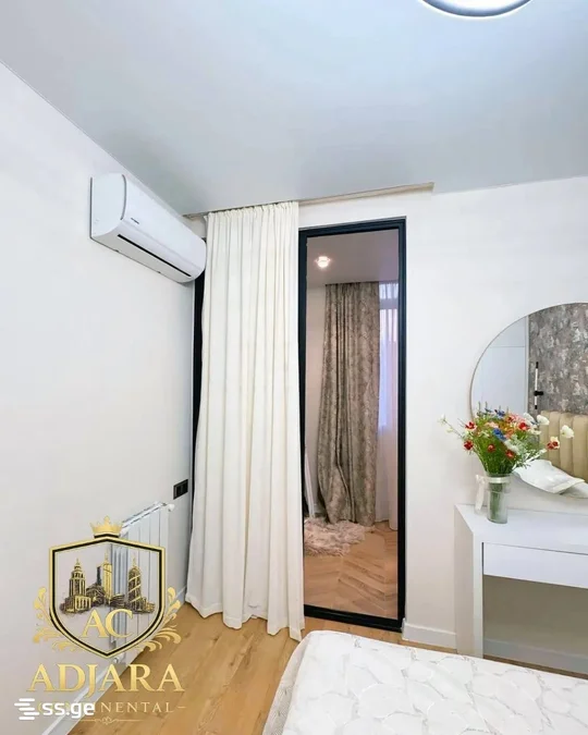 1+1 на ქეთევან წამებულის ქუჩა 38 Agmashenebeli District