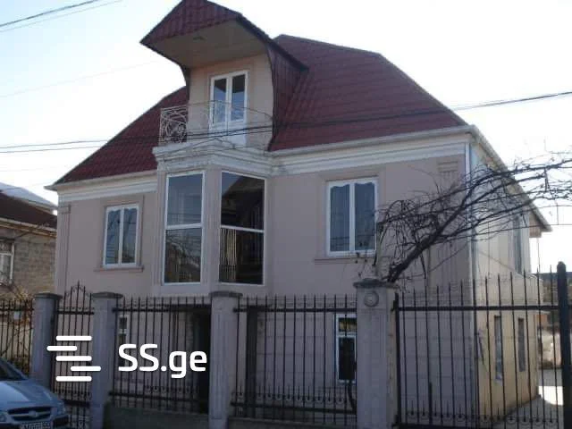 4 room Private House For Sale