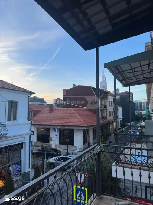 1+1 на Z. Gamsakhurdias Kucha 17 Old Batumi District
