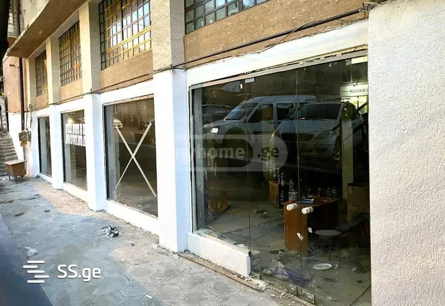 Коммерческое помещение 400 кв.м на Цотне Дадиани