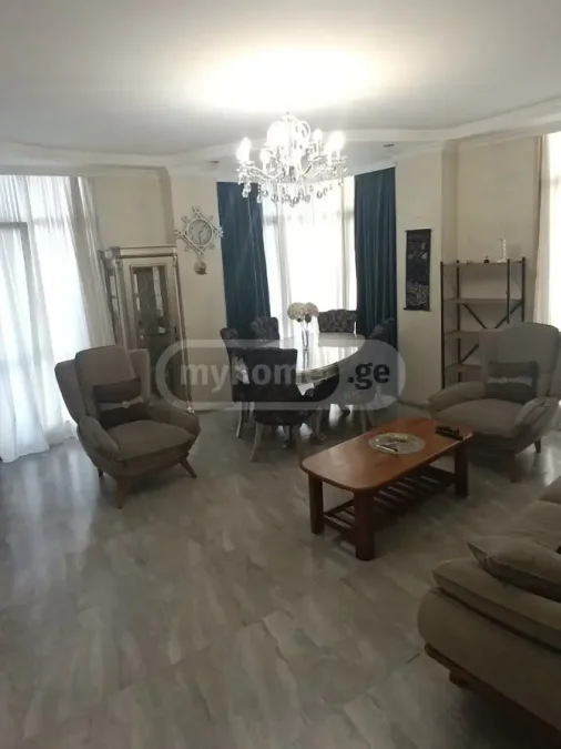 Квартира 3+1 на год $1000