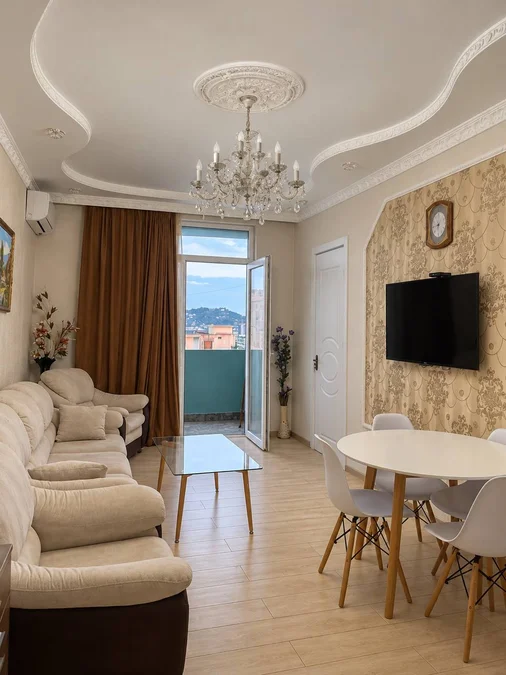 Трехкомнатная квартира, Селим Химшиашвили 20, $600