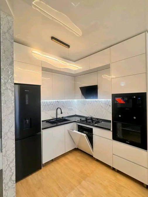 Долгосрочная аренда 3-комнатной квартиры в Khimshiashvili District