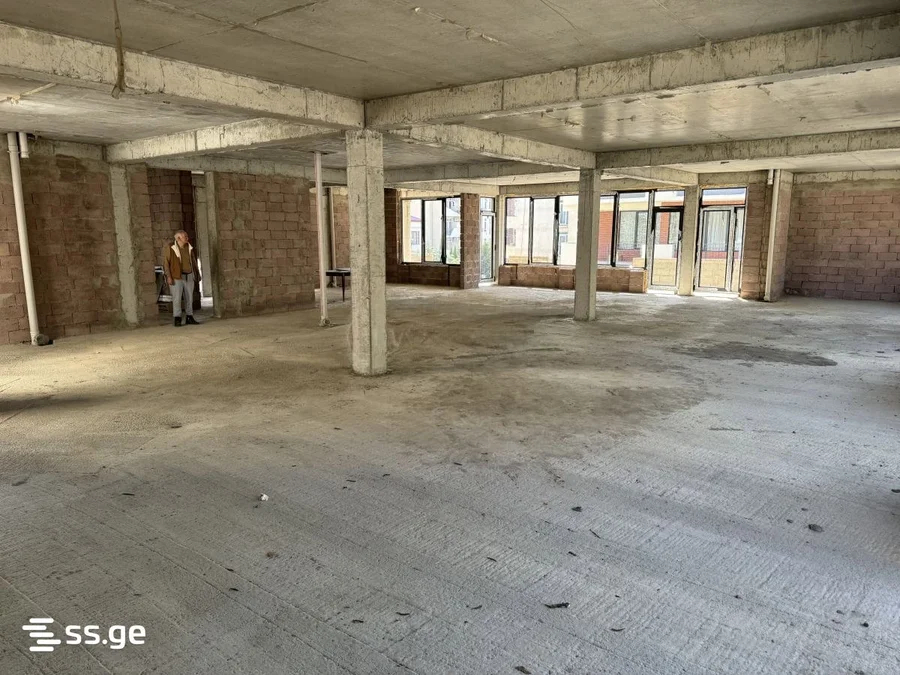 Store-Industrial property For Rent. Digomi