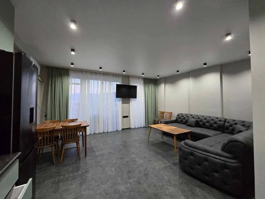 1+1, 70 м², ул. Реджеба Ниджарадзе, $700