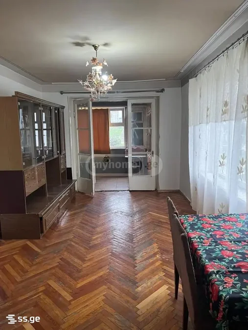 3-комнатная квартира в Тбилиси