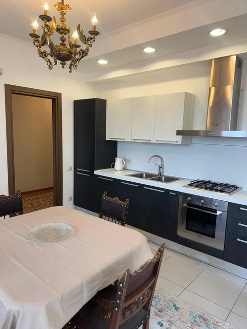 Opera Residence: 4-комнатная, 174,0 м²