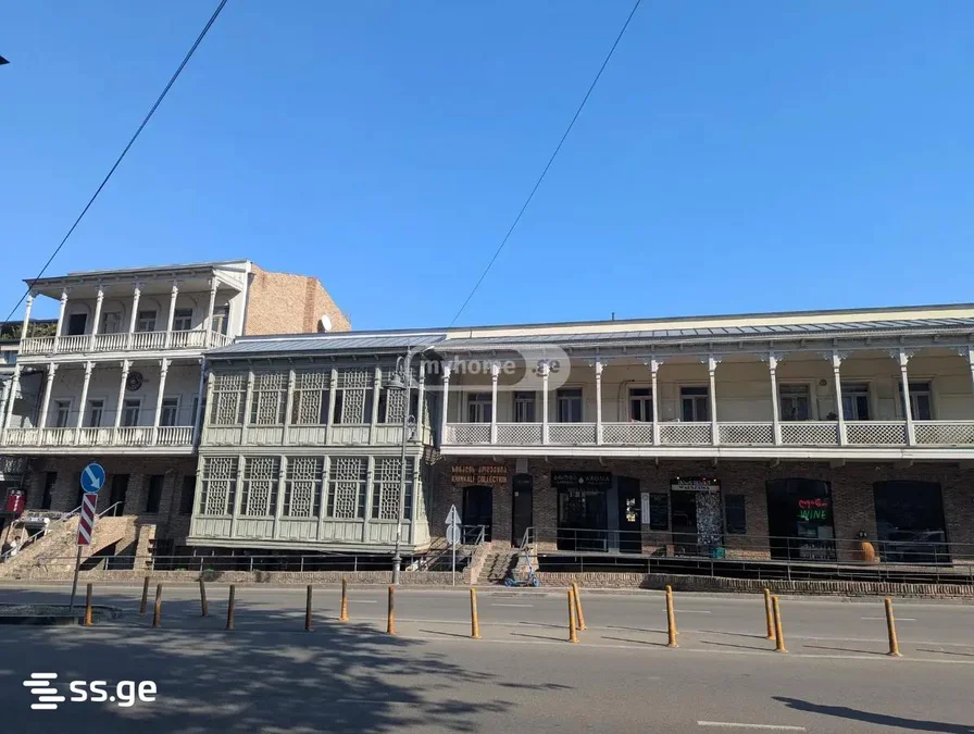 Commercial space For Sale. Sololaki