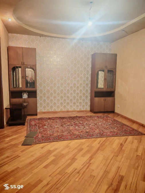 4-комнатная квартира в Тбилиси