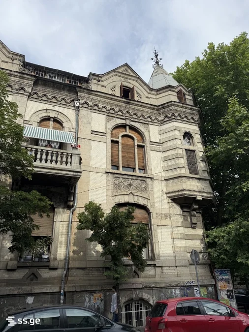 3 room Flat For Rent. Sololaki