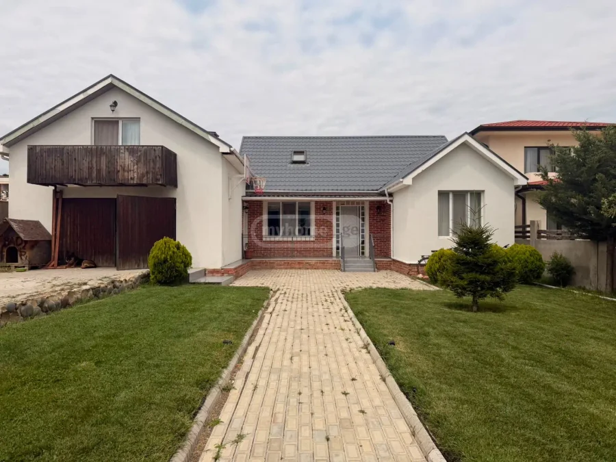 8-комнатный частный дом на продажу. Поселок Дигоми
