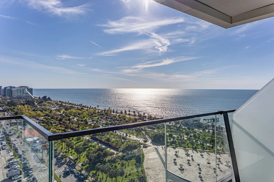 Квартира в Solis Residence с видом на океан и горы