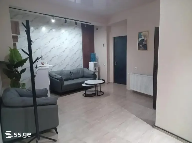Коммерческое помещение 56 кв.м на ул. Дадиани, $755