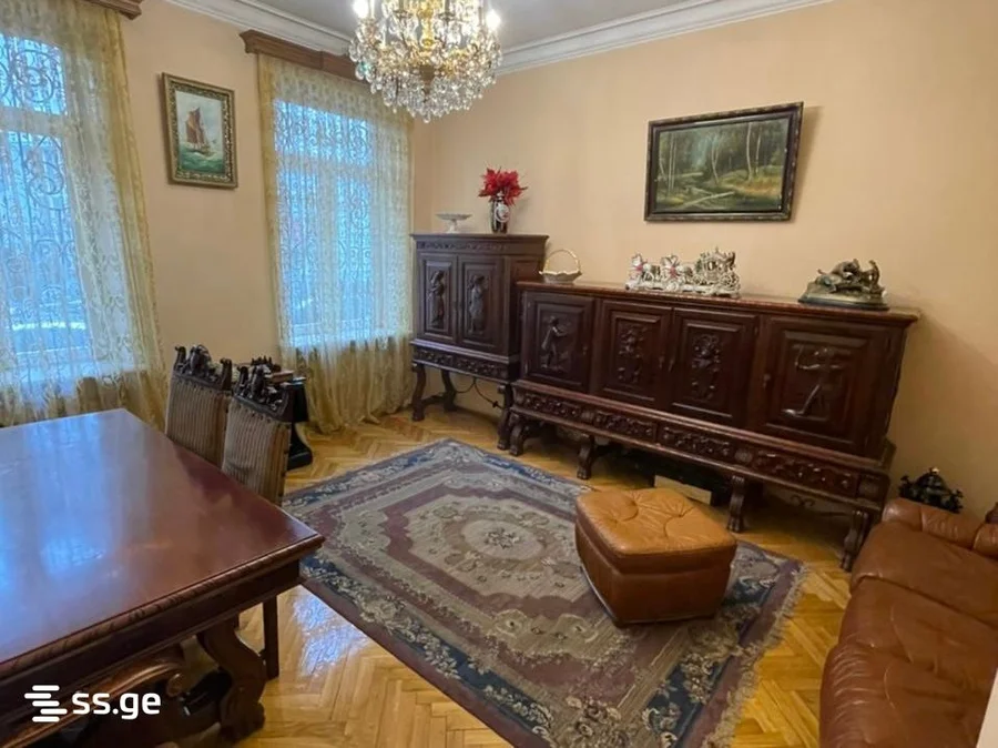 Коммерческое помещение на შ. რუსთაველის გამზ. 1 Old Batumi District