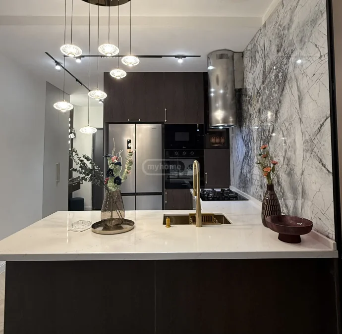 3 комнатная квартира , $1800