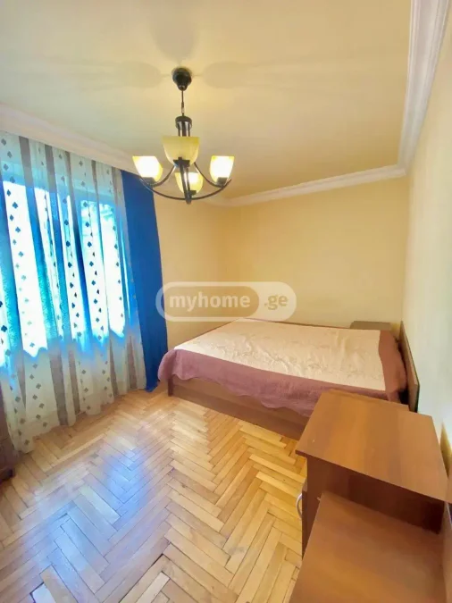 2-комнатная квартира с 1 спальней в районе парка 6 мая, $450