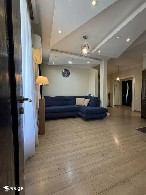8 room Private House For Sale. Chugureti