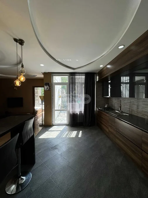 5 room Flat Daily rent. Chugureti