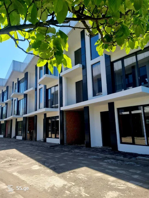 6 room Private House For Sale