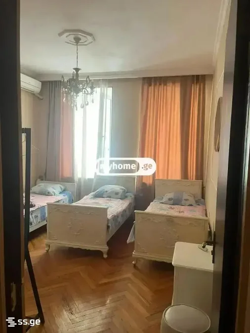 Отель на 8 комнат, Мтацминда