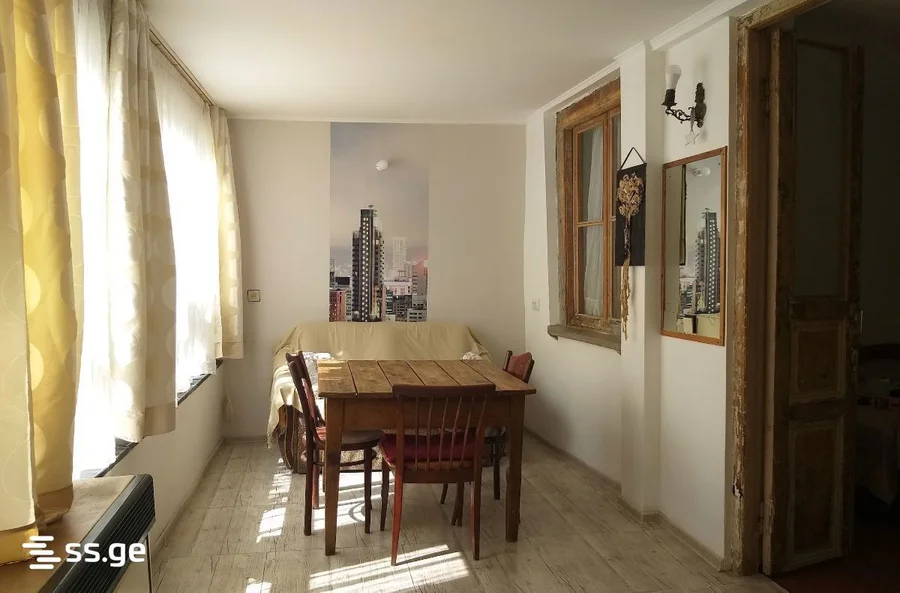 3 room Flat for rent. Sololaki