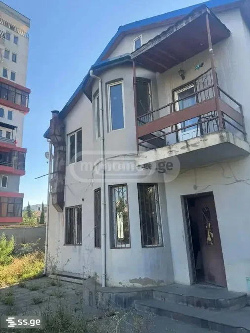 Частный дом из 6 комнат. Чугурети