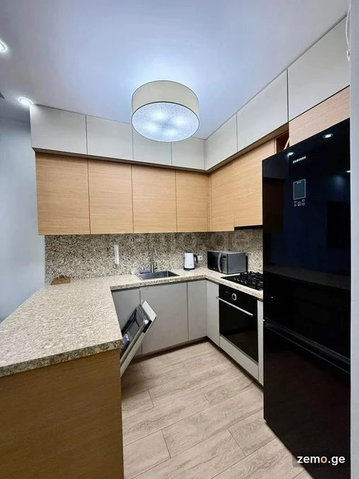 Долгосрочная аренда 3-комнатной квартиры в Rustaveli District
